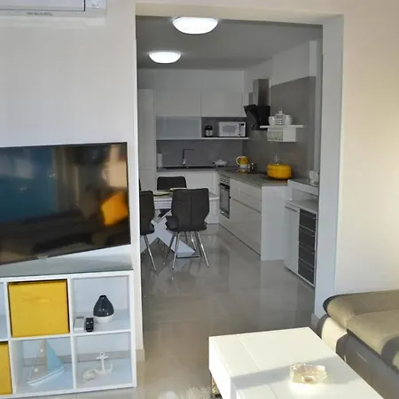 Lägenhet 13