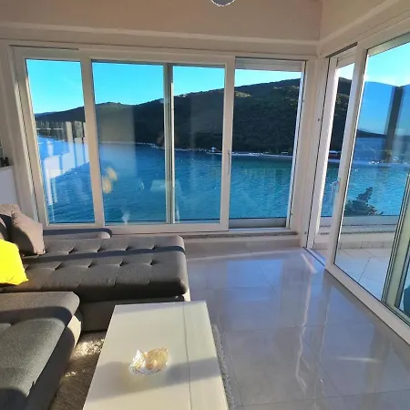 13 Apartmán