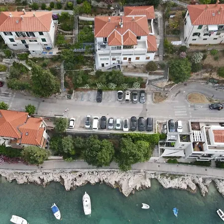 13 Apartmán *